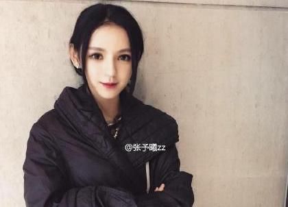 國民老公王思聰?shù)木p聞女友張予曦，93年