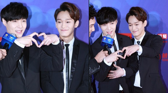 EXO成員張藝興和金鐘大作為代表上臺領(lǐng)獎，最受歡迎組合獎也是實(shí)至名歸。