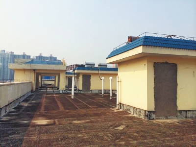 樓頂?shù)男¢T被水泥封死 樓頂?shù)男¢T被水泥封死