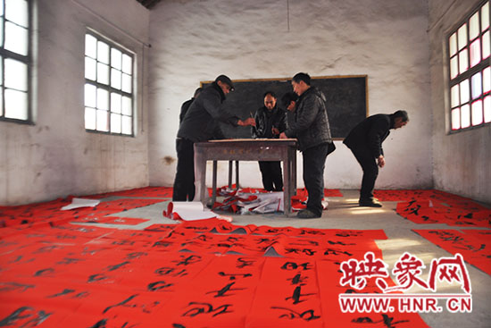 目前已經書寫了超過一萬幅春聯(lián)。