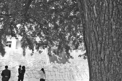 信陽市羅山縣何家沖村，當(dāng)年紅二十五軍從這里出發(fā)。記者李文波攝影