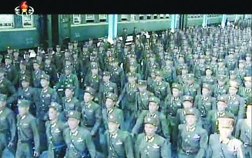 約2萬名朝鮮朝鮮人民軍基層軍官近日陸續(xù)抵達平壤，準備出席軍方大會。