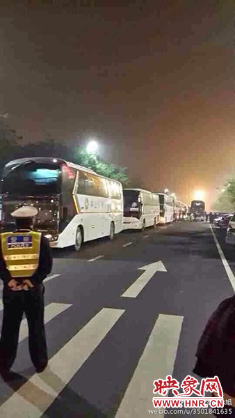 11月1日深夜，鄭州鄭東新區(qū)夜總會“皇家一號”被查處。網(wǎng)友供圖