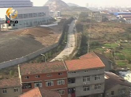 本應(yīng)沒有居民樓的區(qū)域，布滿密密麻麻的樓房