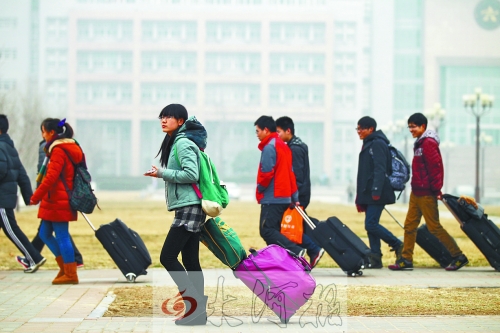 這不是拉桿箱的秀臺(tái)，這是行李的改頭換代，今天，你“拉桿箱”了嗎？