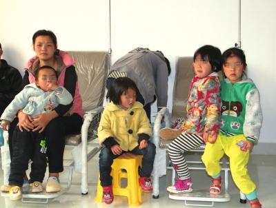 云南省丘北縣雙龍營(yíng)鎮(zhèn)平龍村佳佳幼兒園幼兒出現(xiàn)疑似食物中毒 云南省丘北縣雙龍營(yíng)鎮(zhèn)平龍村佳佳幼兒園幼兒出現(xiàn)疑似食物中毒