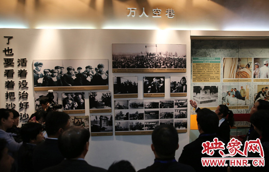 在焦裕祿紀(jì)念館，參觀的人絡(luò)繹不絕，一批批來自全國各地的黨員干部前來學(xué)習(xí)焦裕祿事跡