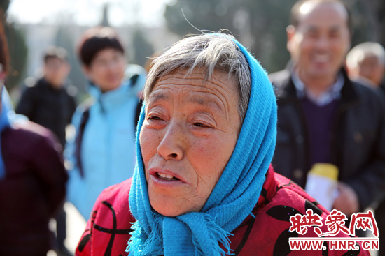 趙玉花老人講述焦裕祿的故事。