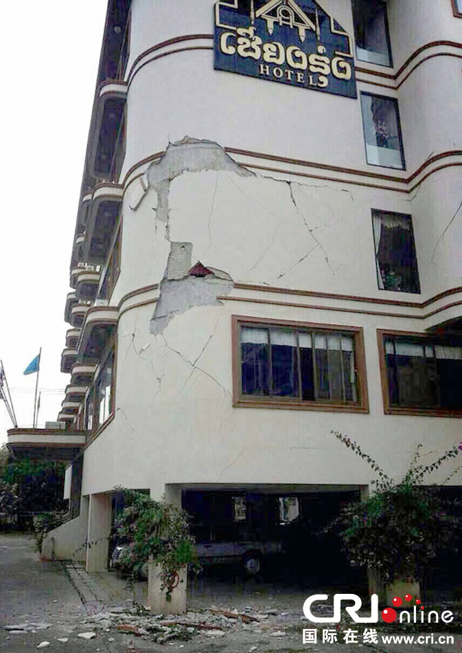 　當(dāng)?shù)貢r(shí)間2014年5月5日，泰國(guó)清萊，一棟酒店大樓墻皮脫落。 圖片來(lái)源：東方IC