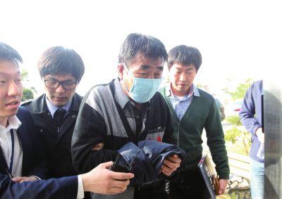 　4月19日，“歲月”號船長李俊錫被正式逮捕資料圖片。