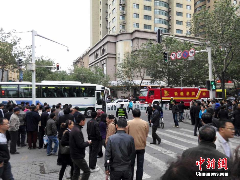 自治區(qū)和烏魯木齊市有關(guān)部門迅速處置，傷員已全部送往醫(yī)院救治。