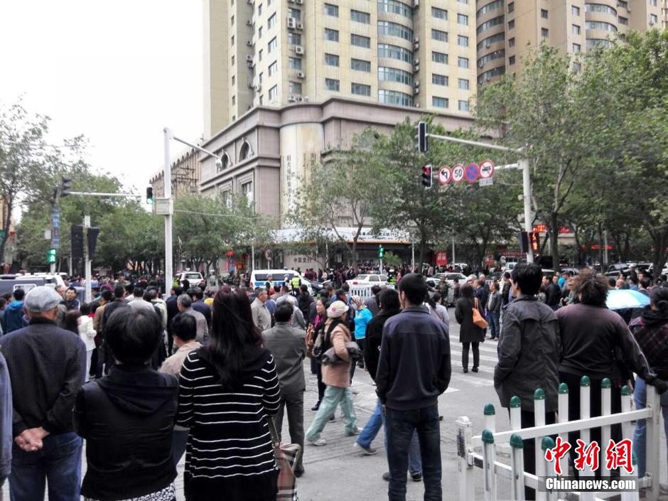 自治區(qū)和烏魯木齊市有關(guān)部門迅速處置，傷員已全部送往醫(yī)院救治。