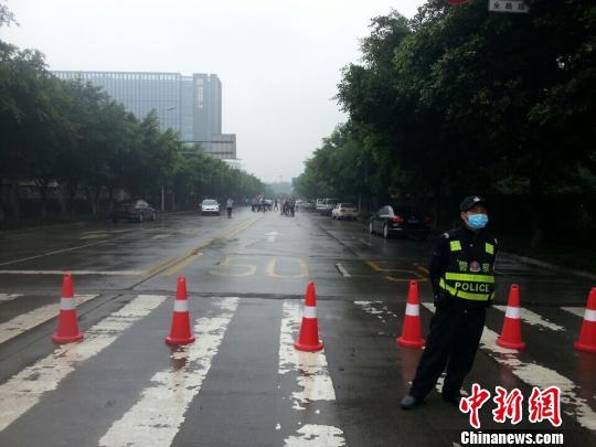 成都生物公司發(fā)生化學品閃爆事故 3人燒傷(圖) 成都生物公司發(fā)生化學品閃爆事故 3人燒傷(圖)