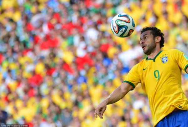 弗雷德頭球攻門