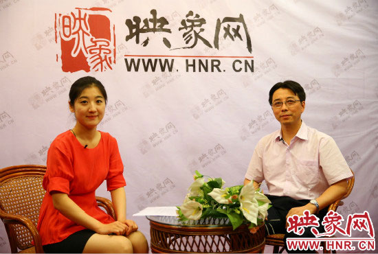 南京大學(xué)河南招生組負(fù)責(zé)人武港山教授做客映象網(wǎng)2014高招“名校面對(duì)面”系列視頻訪談。