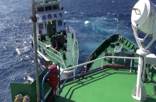 越南拍攝的中國?？樟α孔o(hù)衛(wèi)981鉆井平臺。