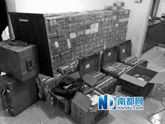 　馬超群家中金條清點現(xiàn)場。C FP圖片