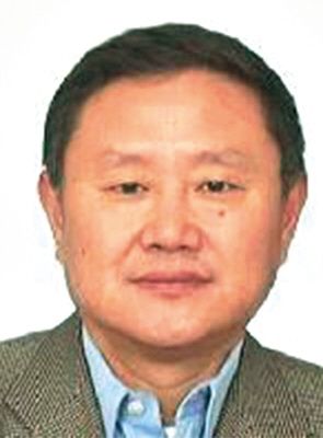 胡奉憲 現(xiàn)年60歲，外逃前任四川韻律實(shí)業(yè)發(fā)展公司總經(jīng)理、董事長(zhǎng)，2009年11月逃往美國(guó)或澳大利亞。