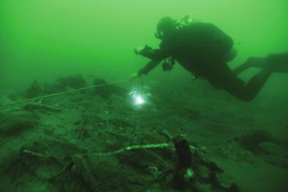 水下測繪。（圖據(jù)國家文物局水下文化遺產(chǎn)保護中心）