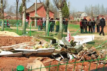 陜西小飛機(jī)墜毀教練和學(xué)員遇難 沒裝整機(jī)降落傘 陜西小飛機(jī)墜毀教練和學(xué)員遇難 沒裝整機(jī)降落傘