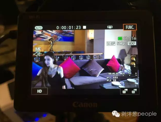 直播中的王瑞兒。攝影：于亞妮