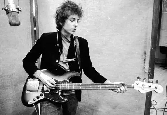 此處外事兒(微信ID：xjb-waishier)要替一個人心疼10秒鐘——自2009年以來連續(xù)八年被視為諾貝爾文學(xué)獎熱門人選的日本作家村上春樹。