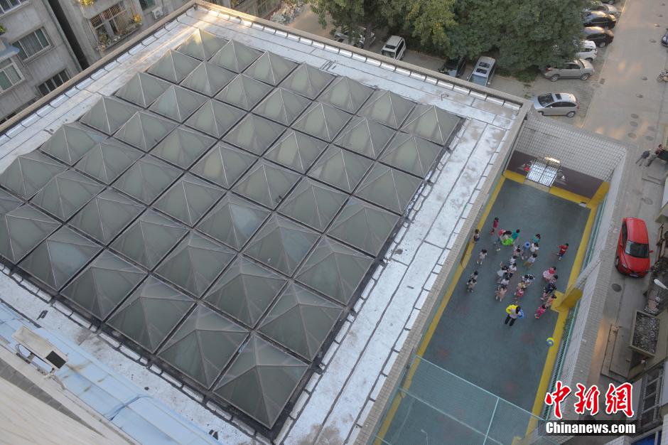 太原一幼兒園現迷你“空中操場”