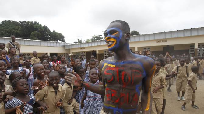 科特迪瓦演員表演宣傳對抗埃博拉疫情 科特迪瓦演員表演宣傳對抗埃博拉疫情