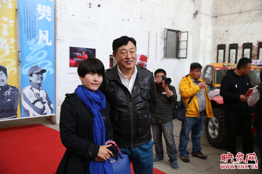 車(chē)手是這里最亮的星星。