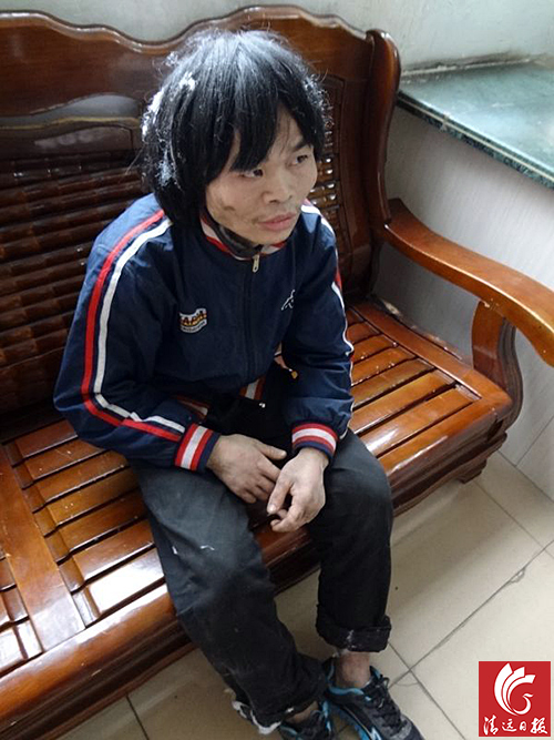 1997年16歲時(shí)被“杜某”以招工名義帶離家鄉(xiāng)關(guān)押干活至今。