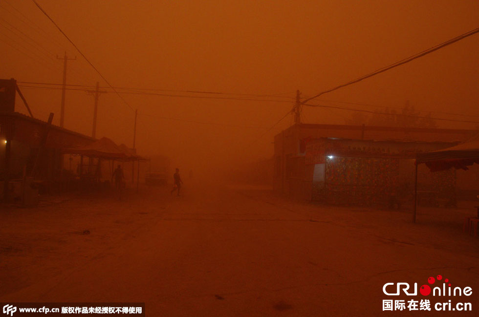 巴扎上變得寂靜無(wú)聲?！D片來(lái)源：CFP