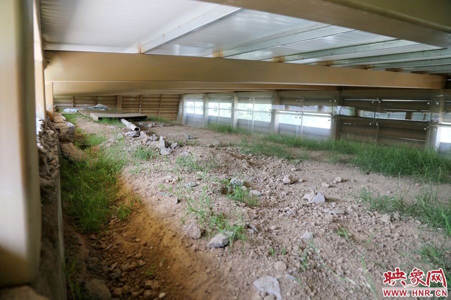 東側(cè)保護殼內(nèi)景。