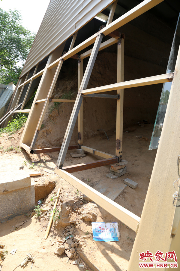 目前，該項工程即將竣工。