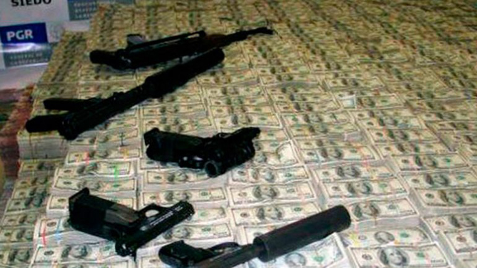 墨西哥毒梟古斯曼家中滿屋的鈔票 墨西哥毒梟古斯曼家中滿屋的鈔票