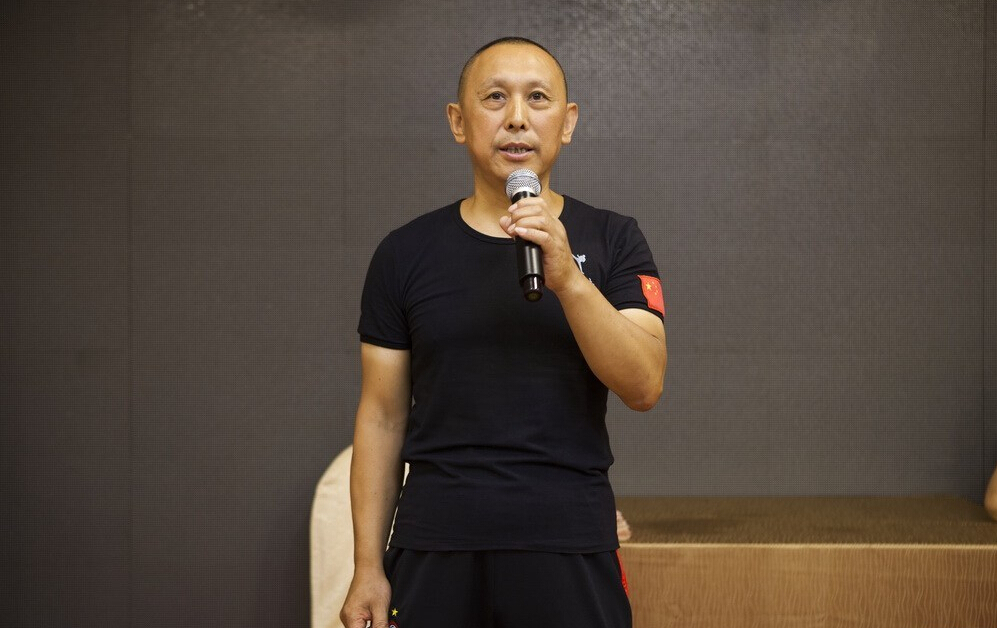 長春散打總教頭舉行收徒儀式 行跪拜大禮 長春散打總教頭舉行收徒儀式 行跪拜大禮