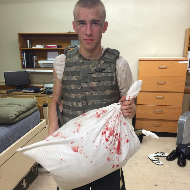 美國西點(diǎn)軍校枕頭大戰(zhàn)變“群架” 30名學(xué)員受傷 美國西點(diǎn)軍校枕頭大戰(zhàn)變“群架” 30名學(xué)員受傷