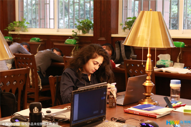 重慶大學(xué)改造翻新的“民國(guó)風(fēng)圖書館”走紅網(wǎng)絡(luò)，引得無數(shù)網(wǎng)友點(diǎn)贊