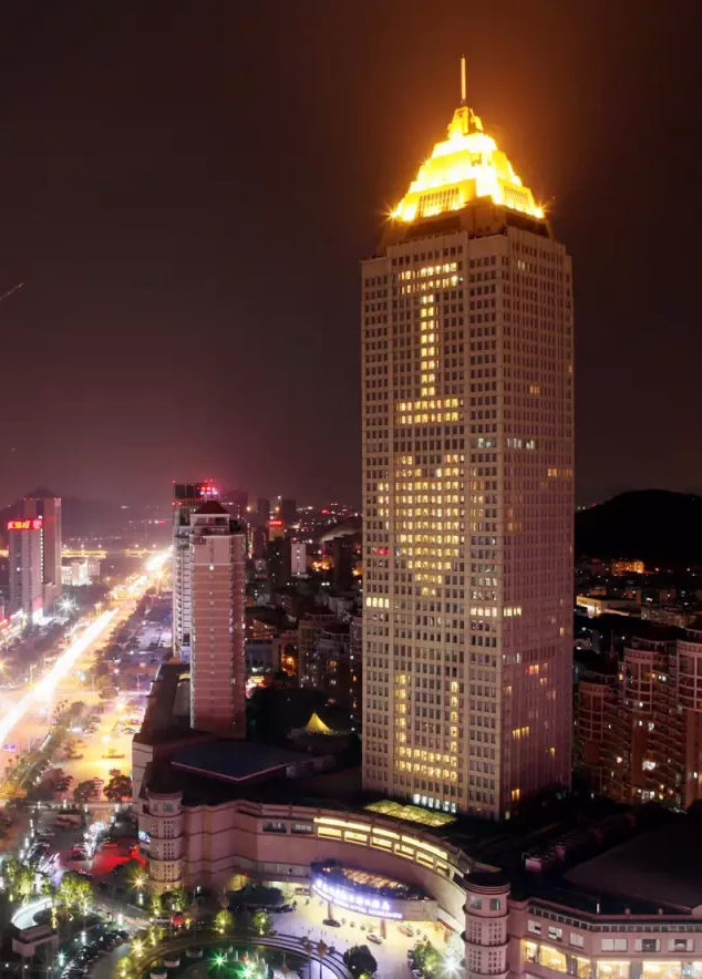 情人節(jié)最溫暖告白！84歲老人包下整樓示愛老伴