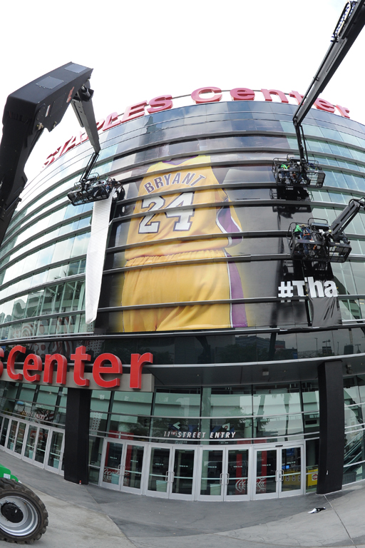 科比最后一戰(zhàn) 眾多粉絲齊聚送祝福 科比最后一戰(zhàn) 眾多粉絲齊聚送祝福