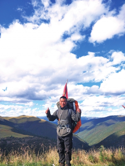 濮陽小伙劉永威向著夢(mèng)想之地拉薩徒步前行圖片由受訪者提供 濮陽小伙劉永威向著夢(mèng)想之地拉薩徒步前行圖片由受訪者提供