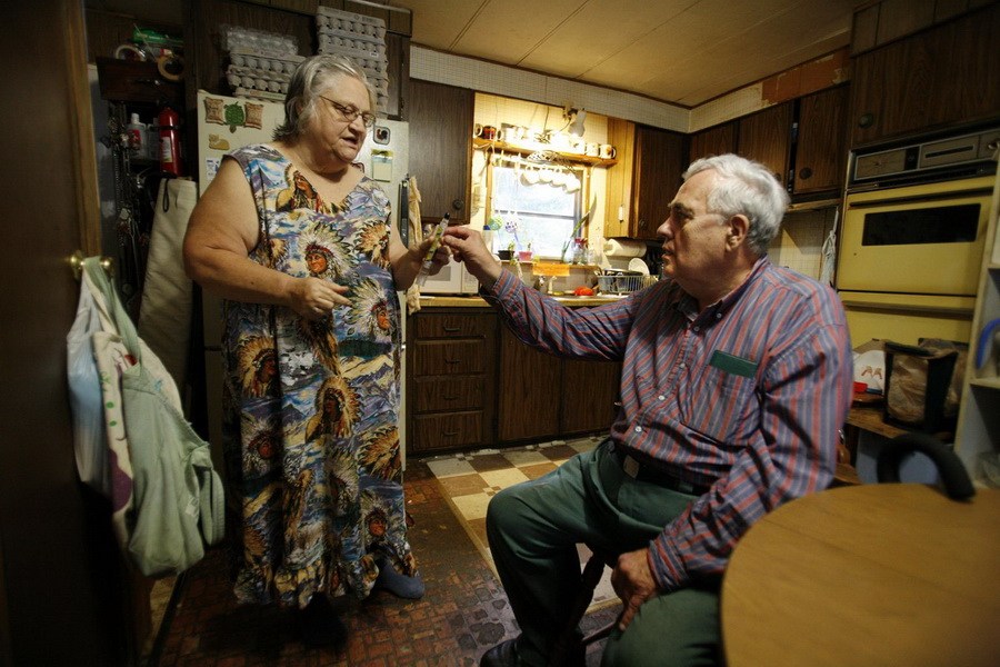 9年前，里克在聽說奧德塞的生活陷入困境后又讓她回來和自己一起住。