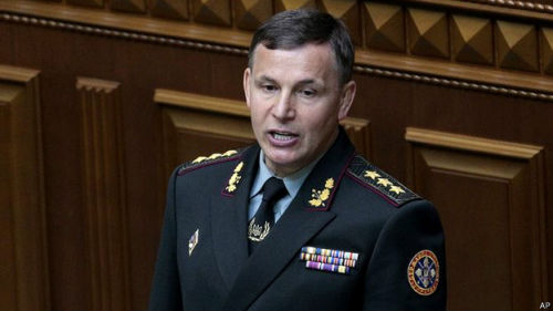 烏克蘭新防長(zhǎng)誓奪回克里米亞舉行勝利大游行 烏克蘭新防長(zhǎng)誓奪回克里米亞舉行勝利大游行