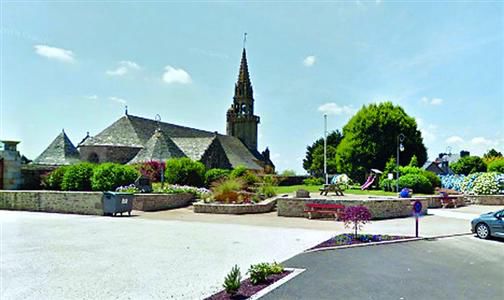 貝里揚村人口不足，歡迎年輕家庭遷居至此；卻對單純尋求投資的商人不感興趣。