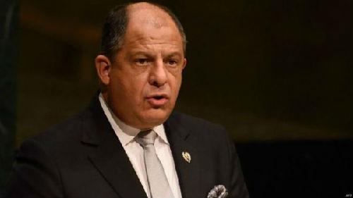 哥斯達黎加總統(tǒng)路易斯·索利斯表示，政府亟需資金因應財政赤字，但中國提供10億美元貸款的時機仍未成熟。（圖片來源：英國廣播公司網(wǎng)站）