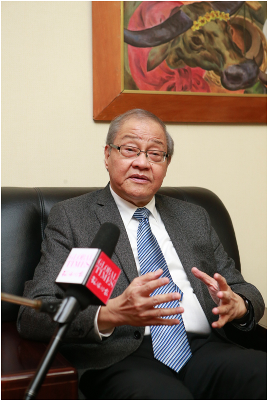 羅馬納大使在菲律賓駐華大使館接受本報記者專訪。李昊攝