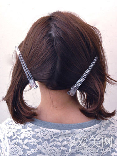 慵懶感小辮子盤發(fā) 簡單隨意顯俏皮 慵懶感小辮子盤發(fā) 簡單隨意顯俏皮