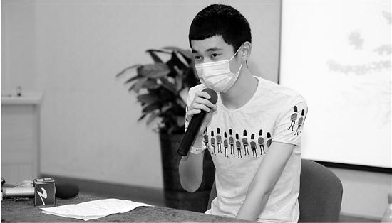 21歲小伙三次開胸終換心成功 恢復運動重拾快樂 21歲小伙三次開胸終換心成功 恢復運動重拾快樂