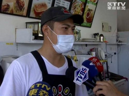 老板表示，妻子的主治醫(yī)師也說(shuō)過(guò)，確實(shí)有“驚嚇導(dǎo)致流產(chǎn)”的案例。