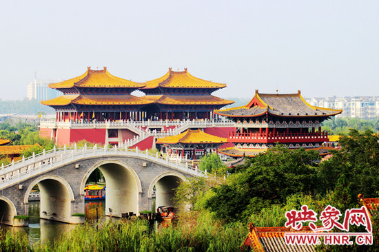 美不勝收 爬山、游園、賞奇觀（組圖）