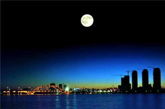 賞月之旅，讓愛(ài)像滿月一樣皎潔（資料圖）